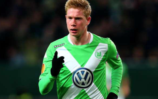 中场球员的职责是什么？